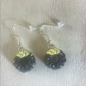 Chic Black and Yellow Swirl Earrings